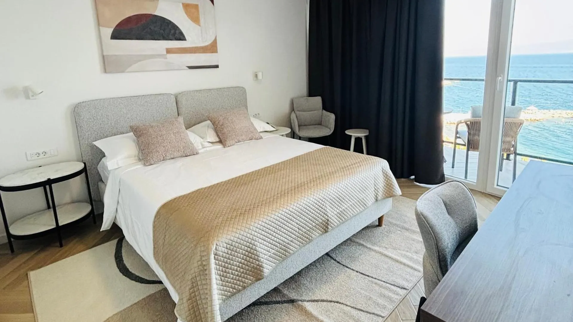 Stella'S Beachfront Aparthotel 스플리트