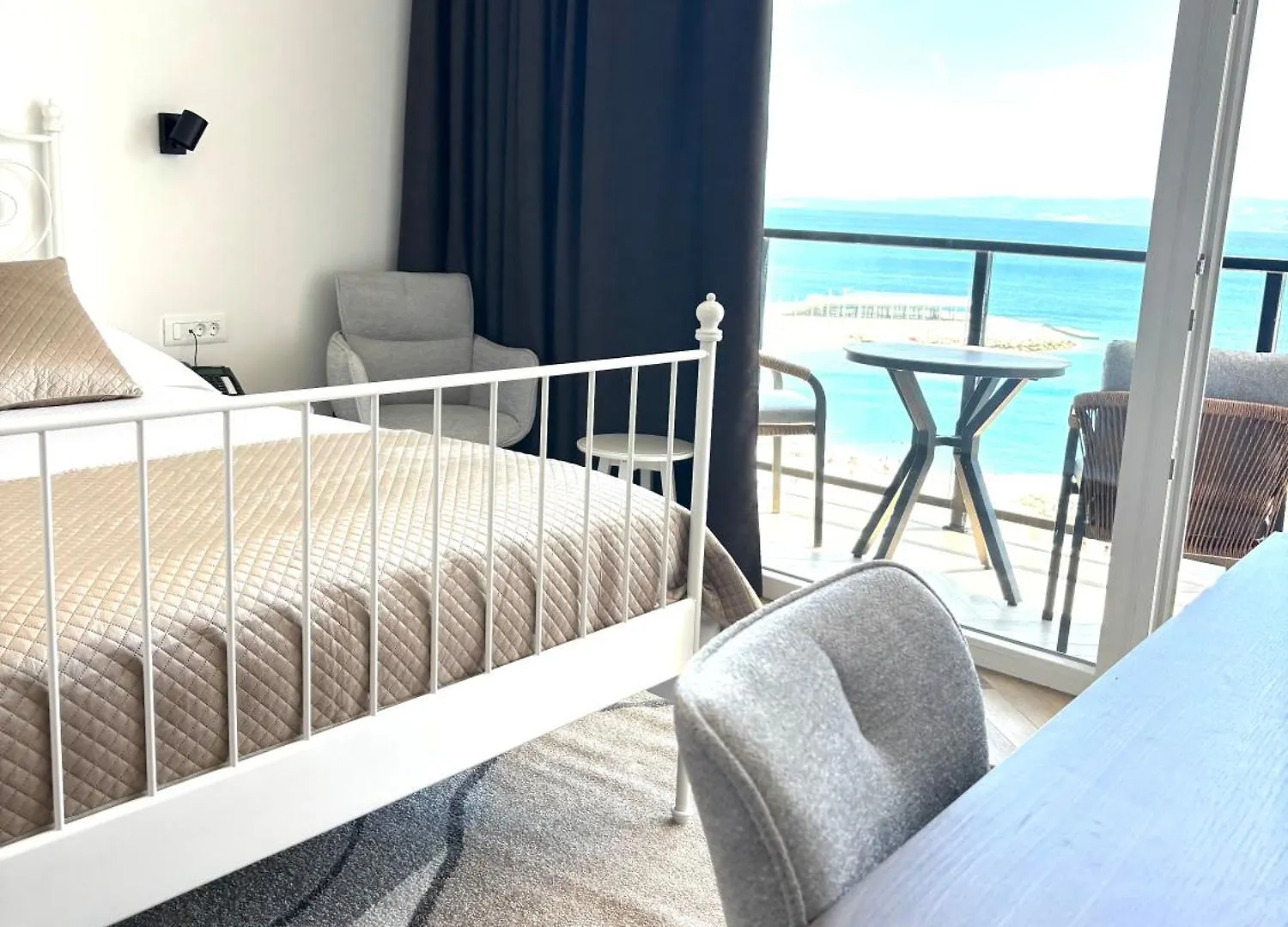 Stella'S Beachfront Aparthotel 스플리트