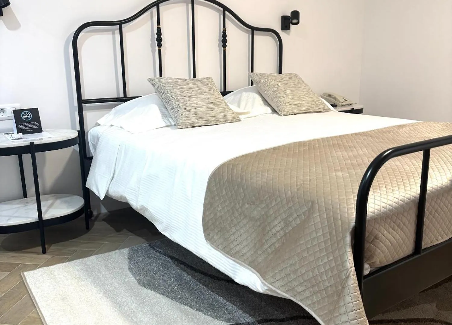 Stella'S Beachfront Aparthotel 스플리트